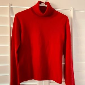 TSE Cashmere Turtleneck Size Small